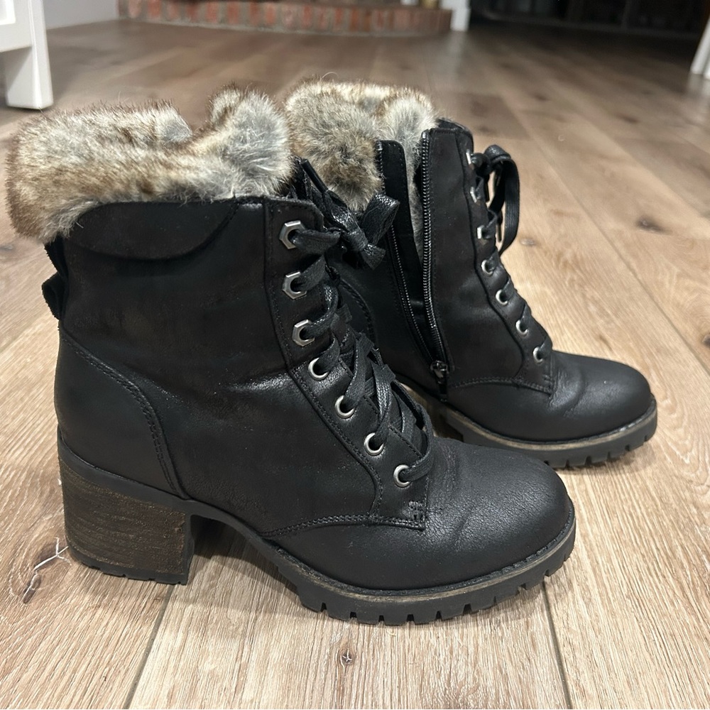 Steve Madden boots with fur detail size 8